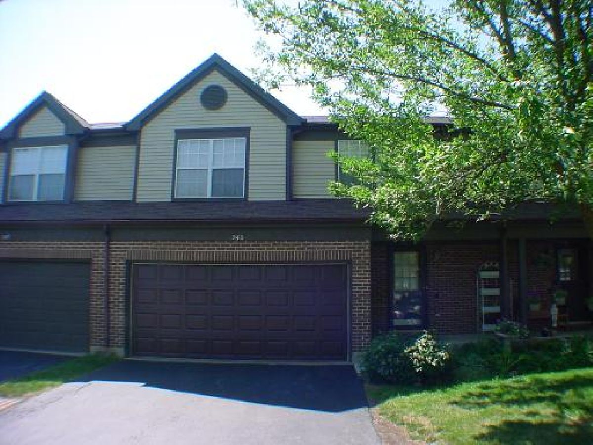 Townhomes & Homes Rented Old Oak Terrace Algonquin Illinois, 945 Old Oak
