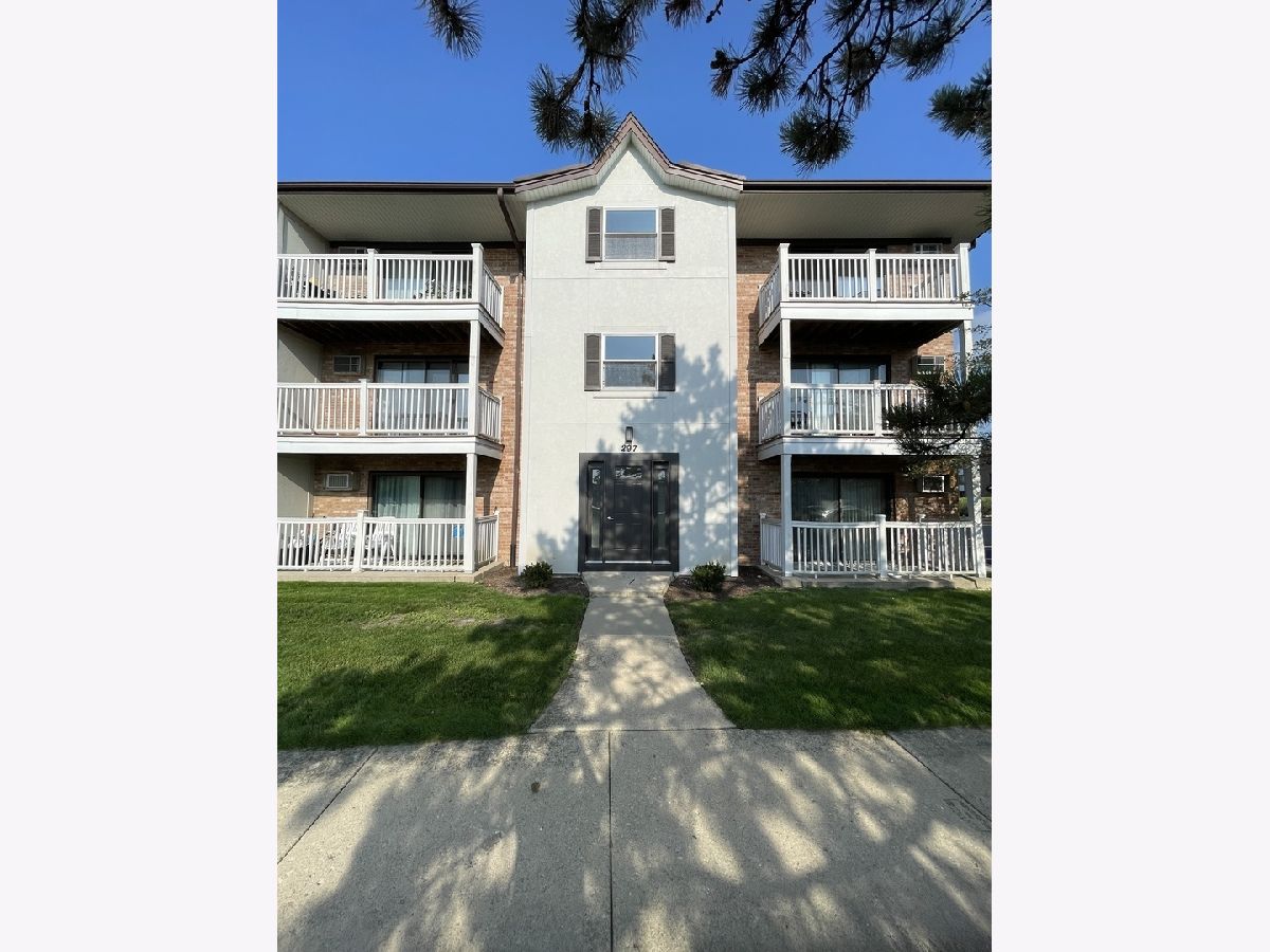 Condominiums Rented Willows Of Fox Valley Aurora Illinois, 297 Gregory