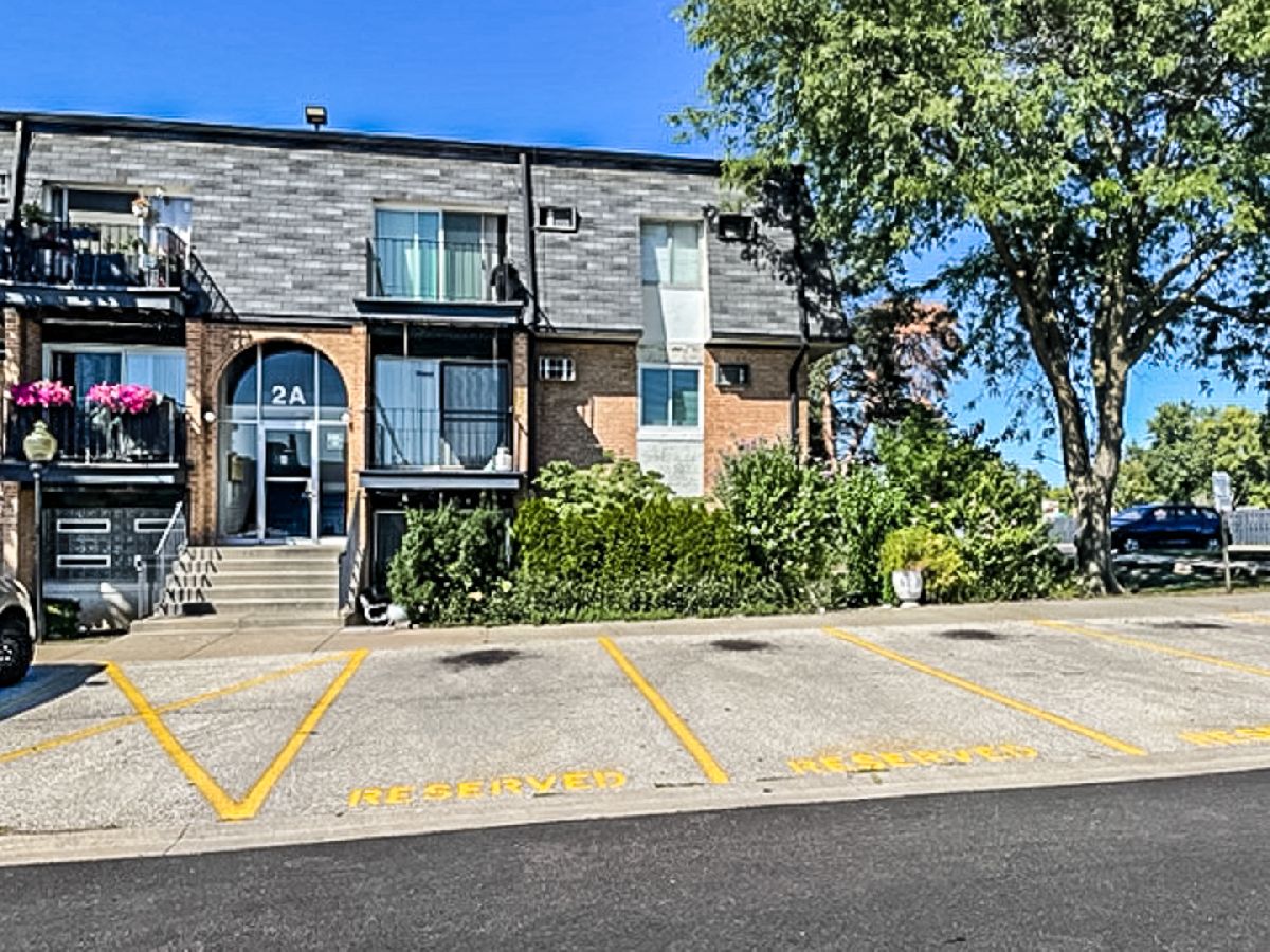 Condominiums Sold Windhaven Palatine Illinois, 2A Dundee Quarter