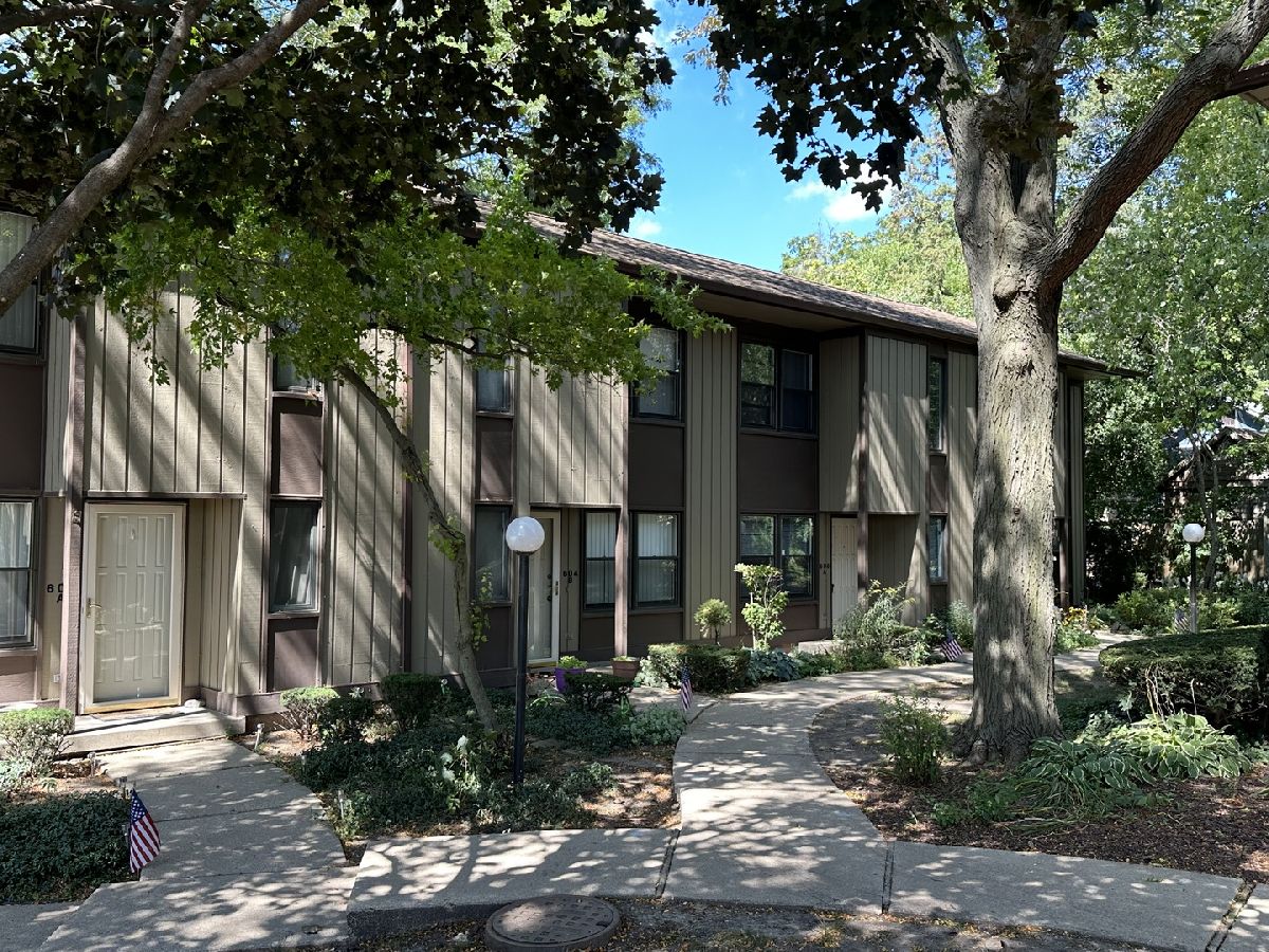 Townhomes Rented Barrington Townhomes Barrington Illinois, 606 Hough