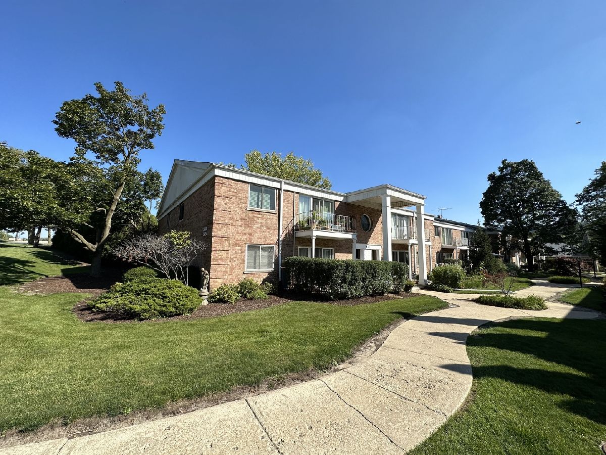 Condominiums & Homes Rented Maple Grove Downers Grove Illinois, 543 Burlington