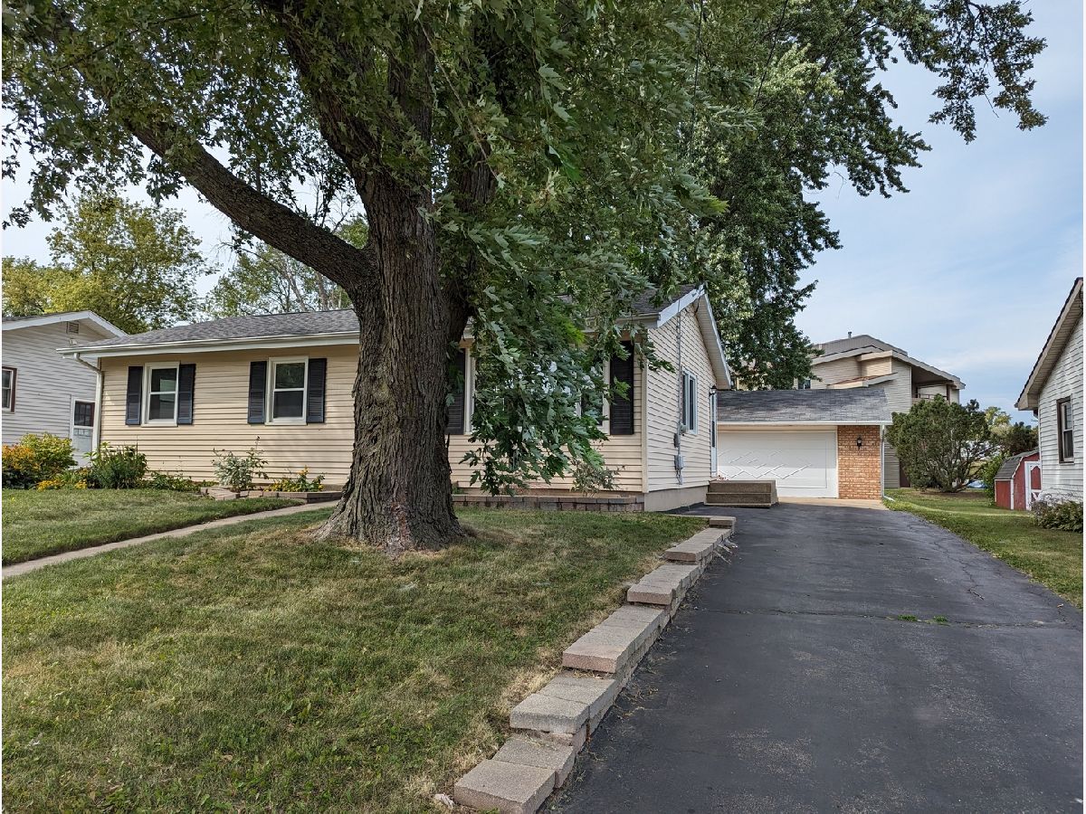  Rented Freeport Illinois, 1620 Laurel