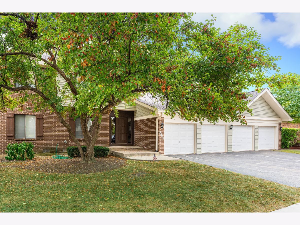 Condominiums Sold Cross Creek Roselle Illinois, 841 Cross Creek