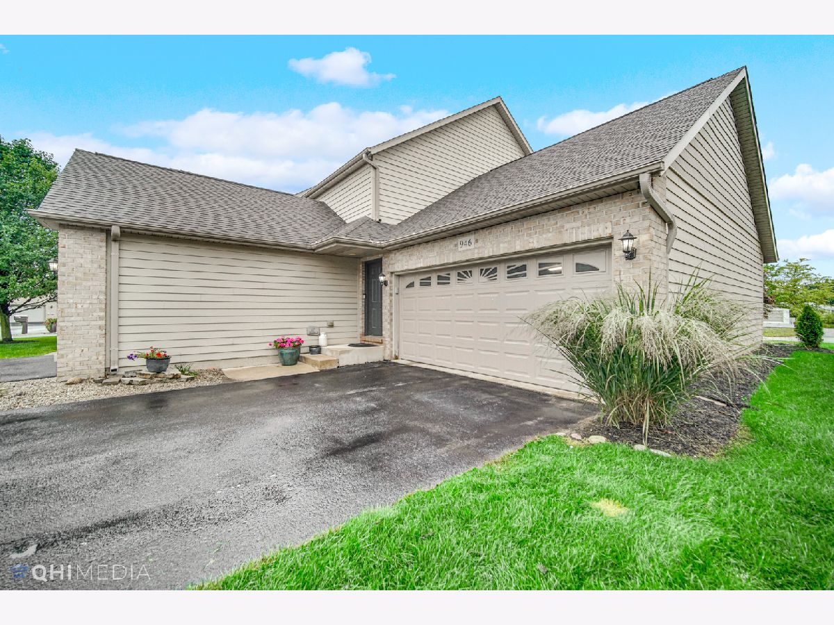 Condos & Townhomes Sold White Hawk Crown Point Indiana, 946 Veterans