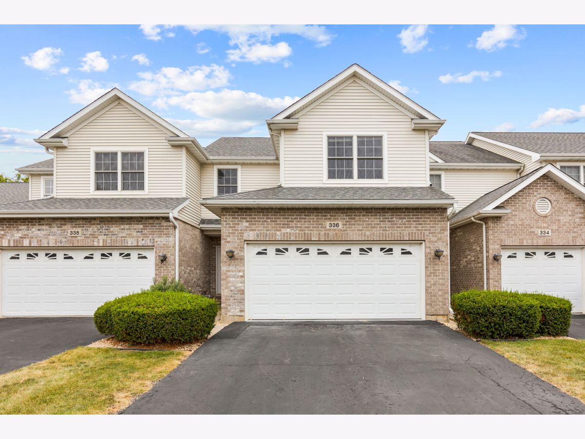 Townhomes & Homes Sold Fairview South Dekalb Illinois, 336 Manning