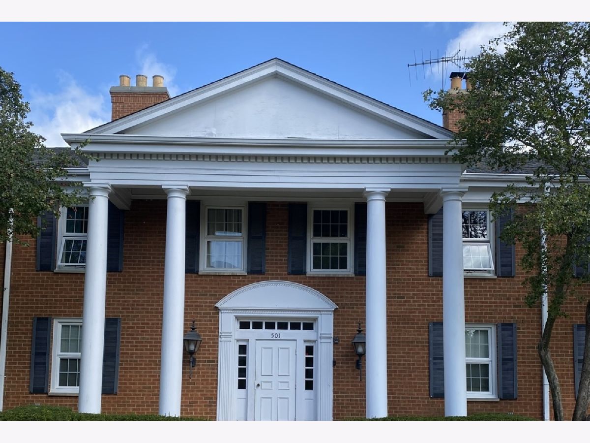 Condominiums Sold Coventry Club Crystal Lake Illinois, 501 Coventry