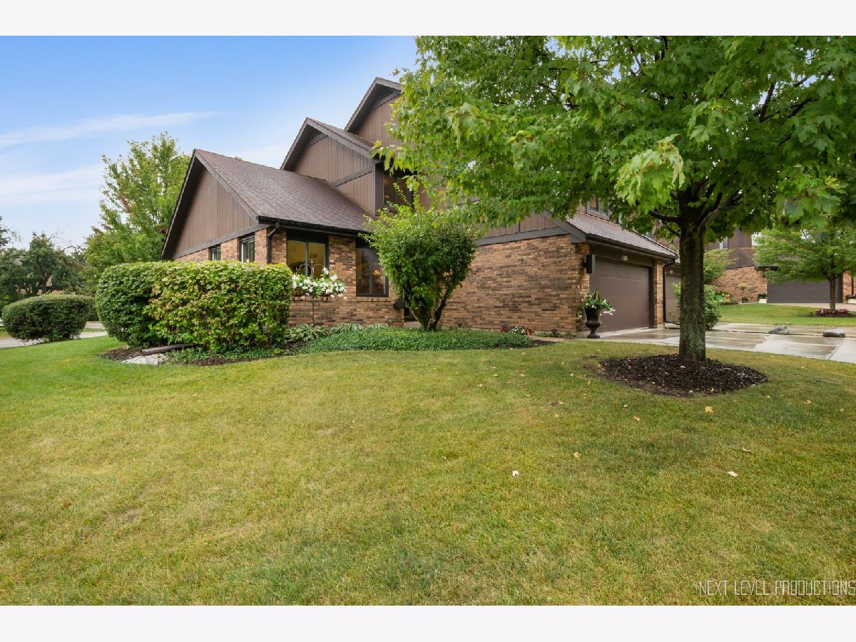 Homes & Condominiums Sold Century Oaks Elgin Illinois, 1380 Creekside