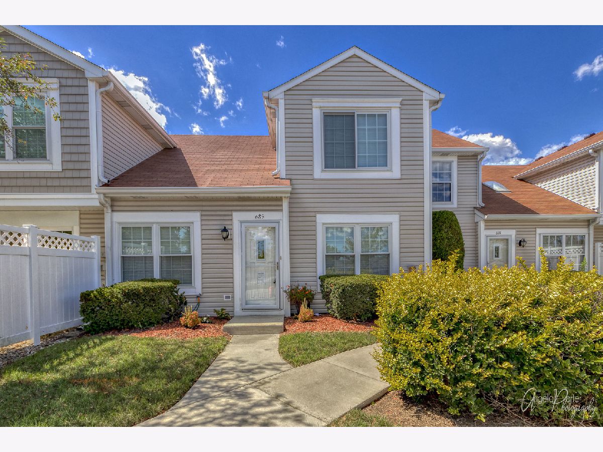 Townhomes & Condos Rented Le Parc Buffalo Grove Illinois, 685 Le Parc