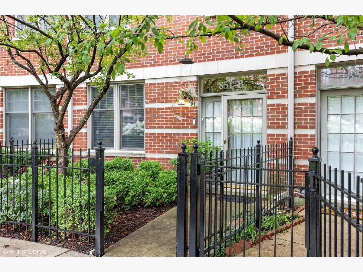Condos & Townhomes Sold St. John's Park Chicago Illinois, 851 May