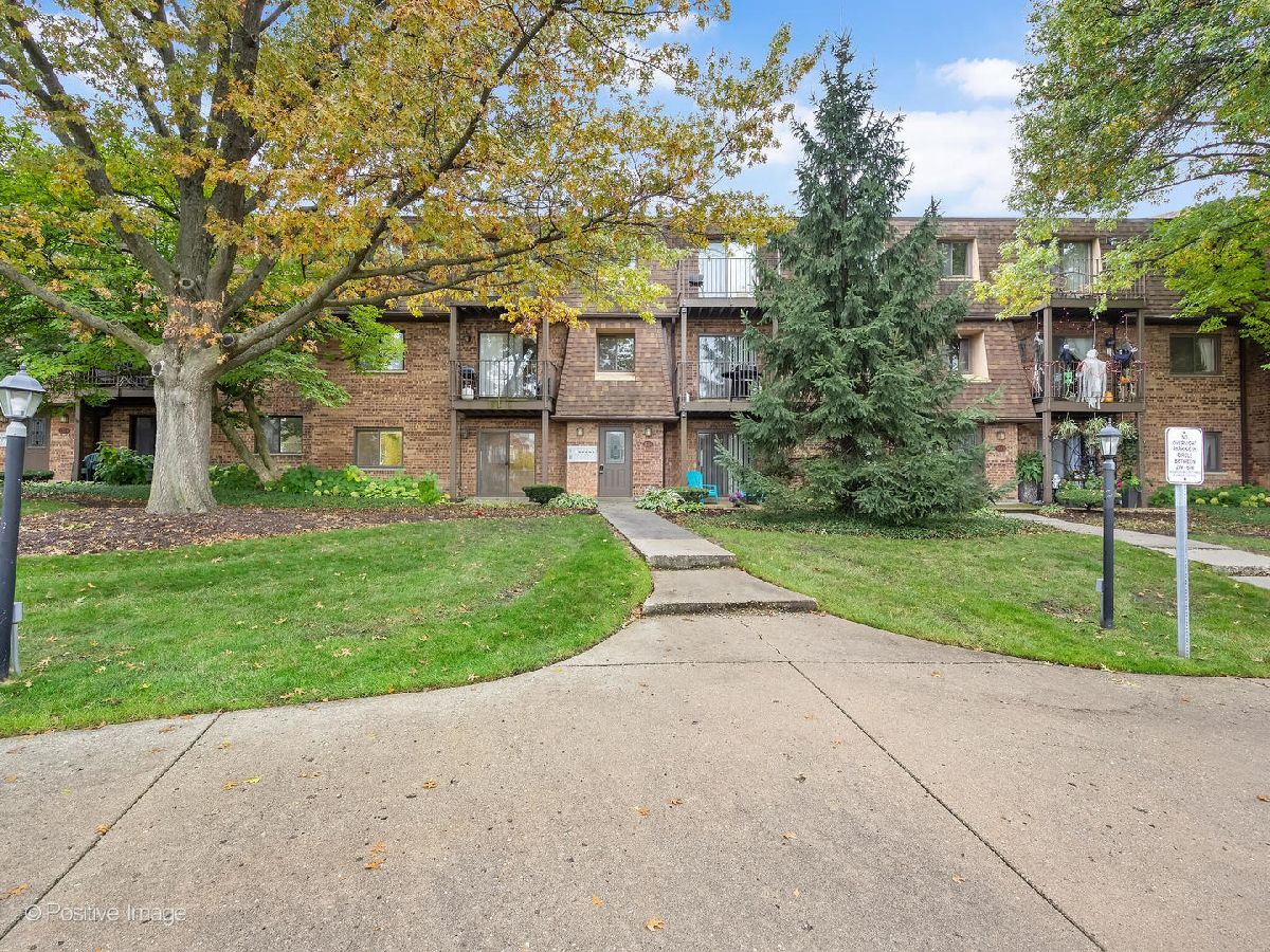 Condominiums Sold Hidden Valley Lombard Illinois, 1508 Fairfield