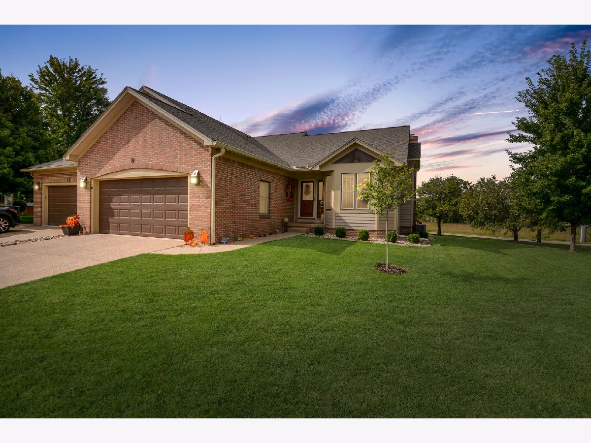 Condos & Townhomes Sold Villaminiums Bloomington Illinois, 9 Spruce