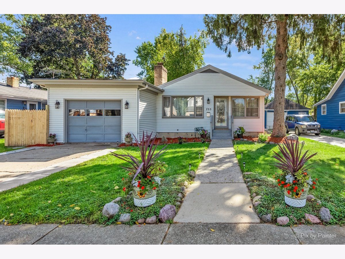 Homes Sold Trout Park Elgin Illinois, 755 Parkway