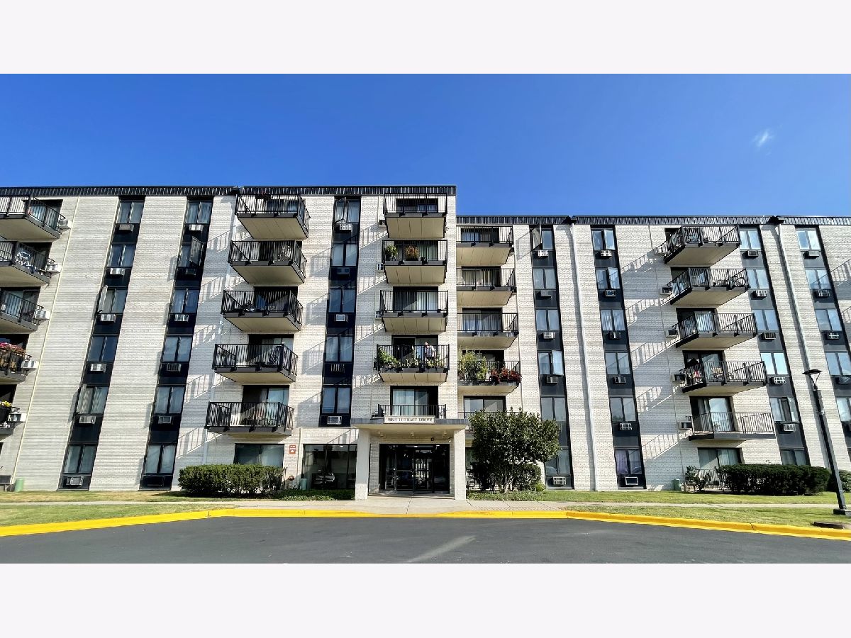 Terrace Square Niles IL, Condos & Townhomes & Homes For Sale & For Rent