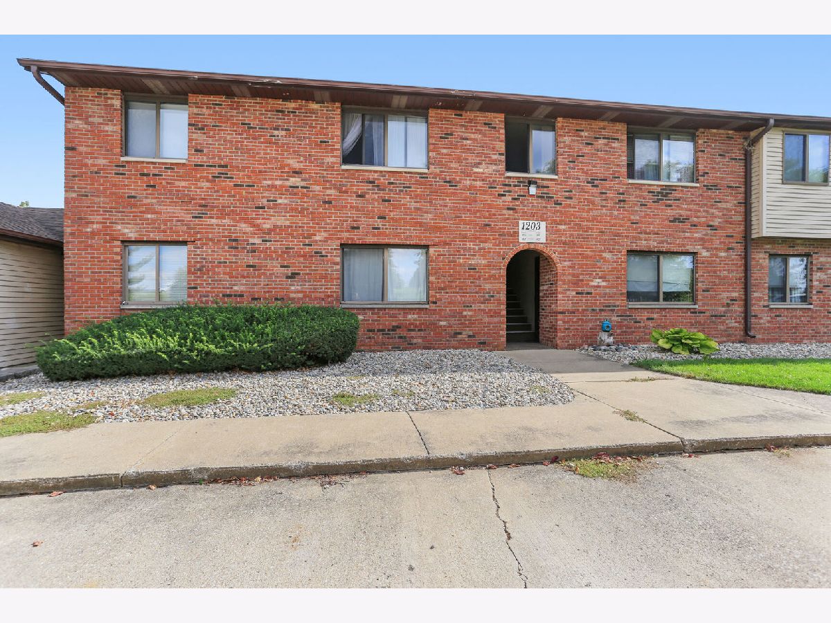 Condominiums Sold Willow Springs Urbana Illinois, 1203 Clifford