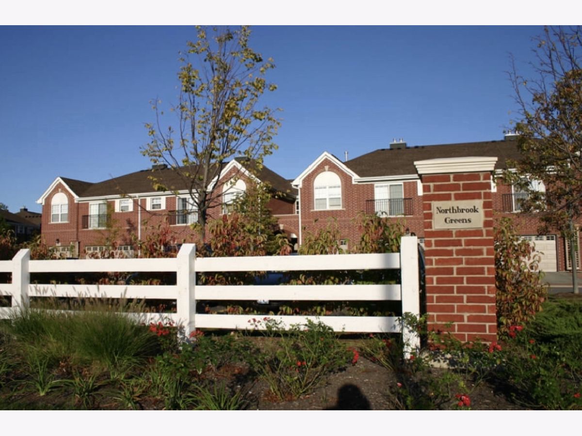 Townhomes Rented Northbrook Greens Northbrook Illinois, 987 Kensington