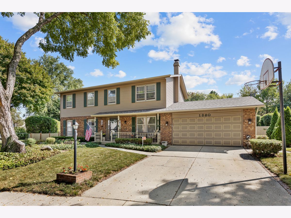 Homes & Condominiums Sold Century Oaks West Elgin Illinois, 1860 Monday