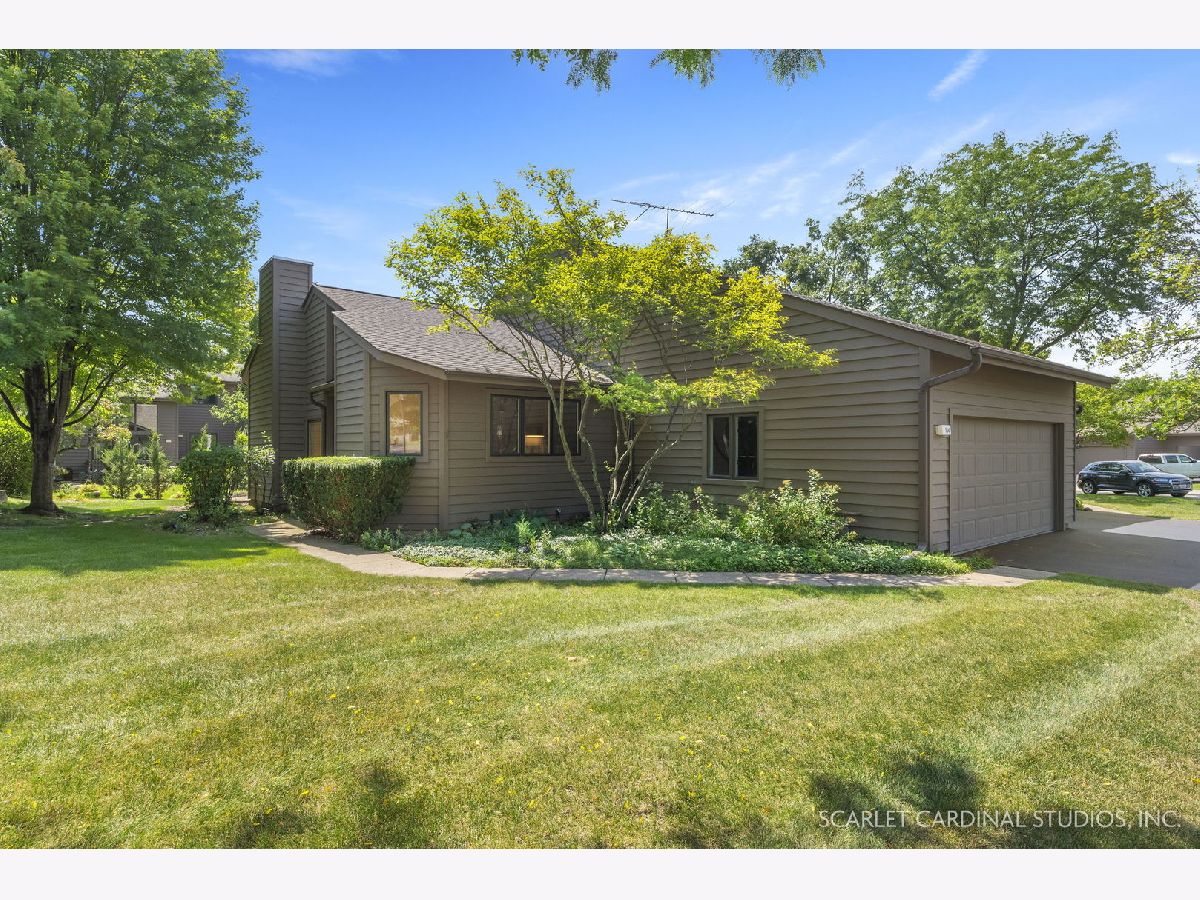 Townhomes & Homes Sold Wildrose Springs St Charles Illinois, 104 Sumac