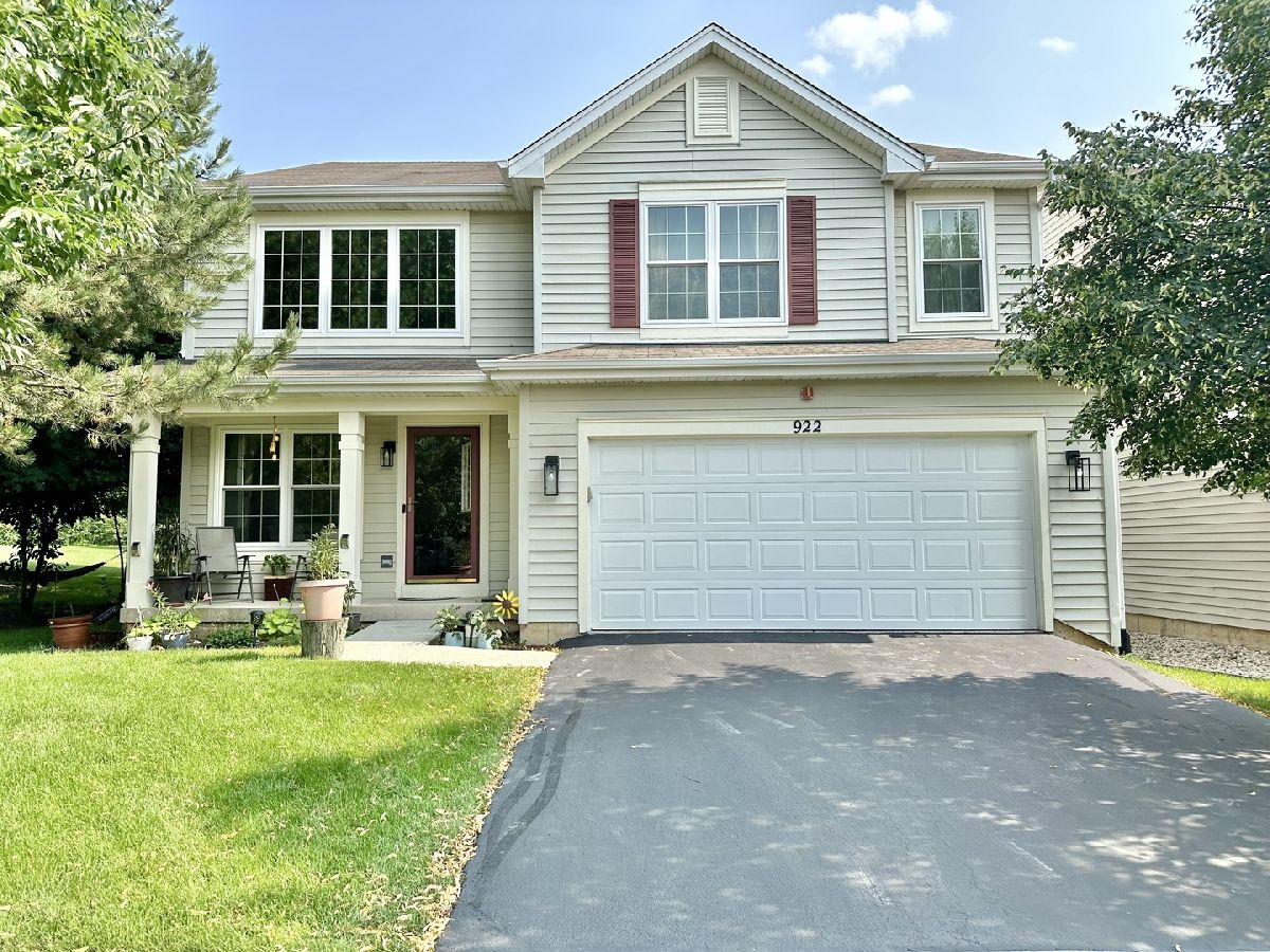 Homes & Townhomes & Condos Sold Wicklow Village Lake Zurich Illinois, 922 March