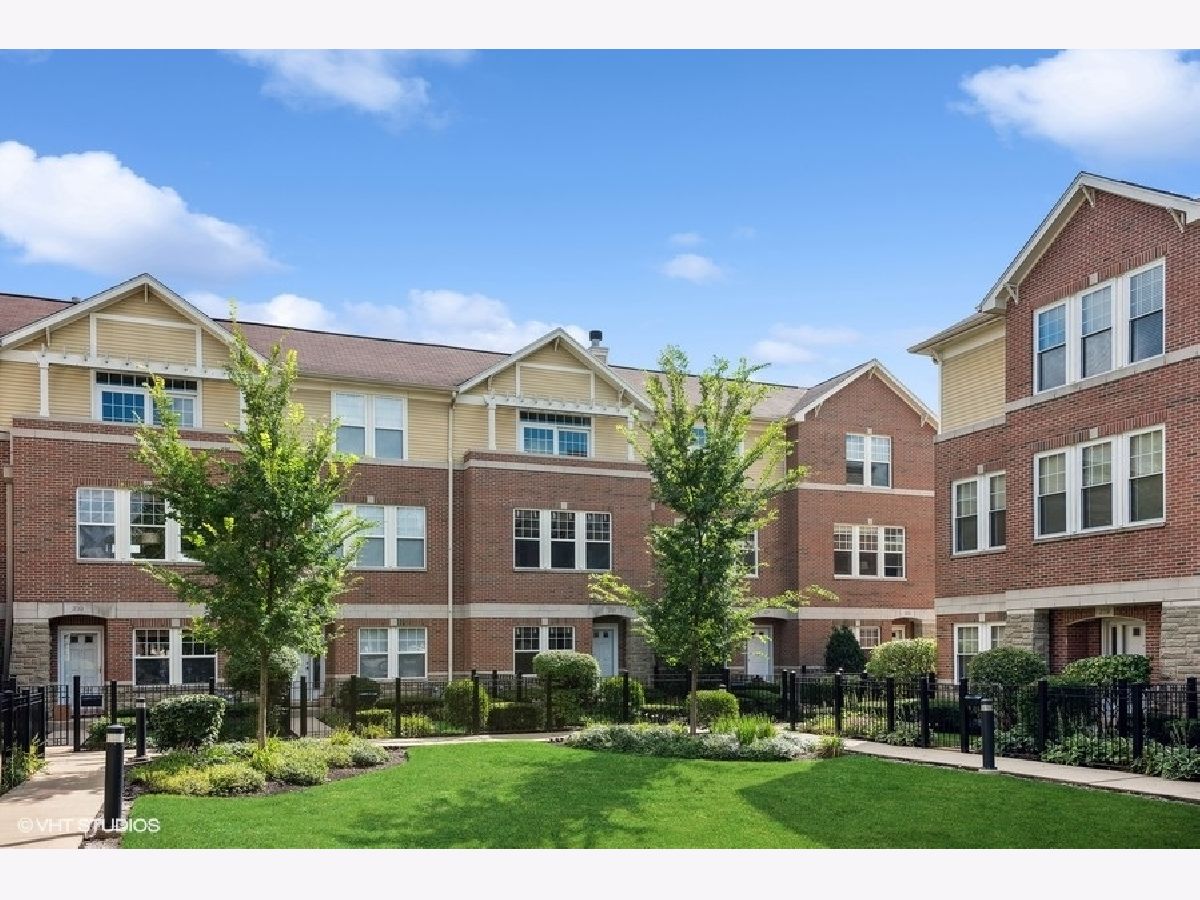 Townhomes Rented Wesley Square Wheaton Illinois, 231 West