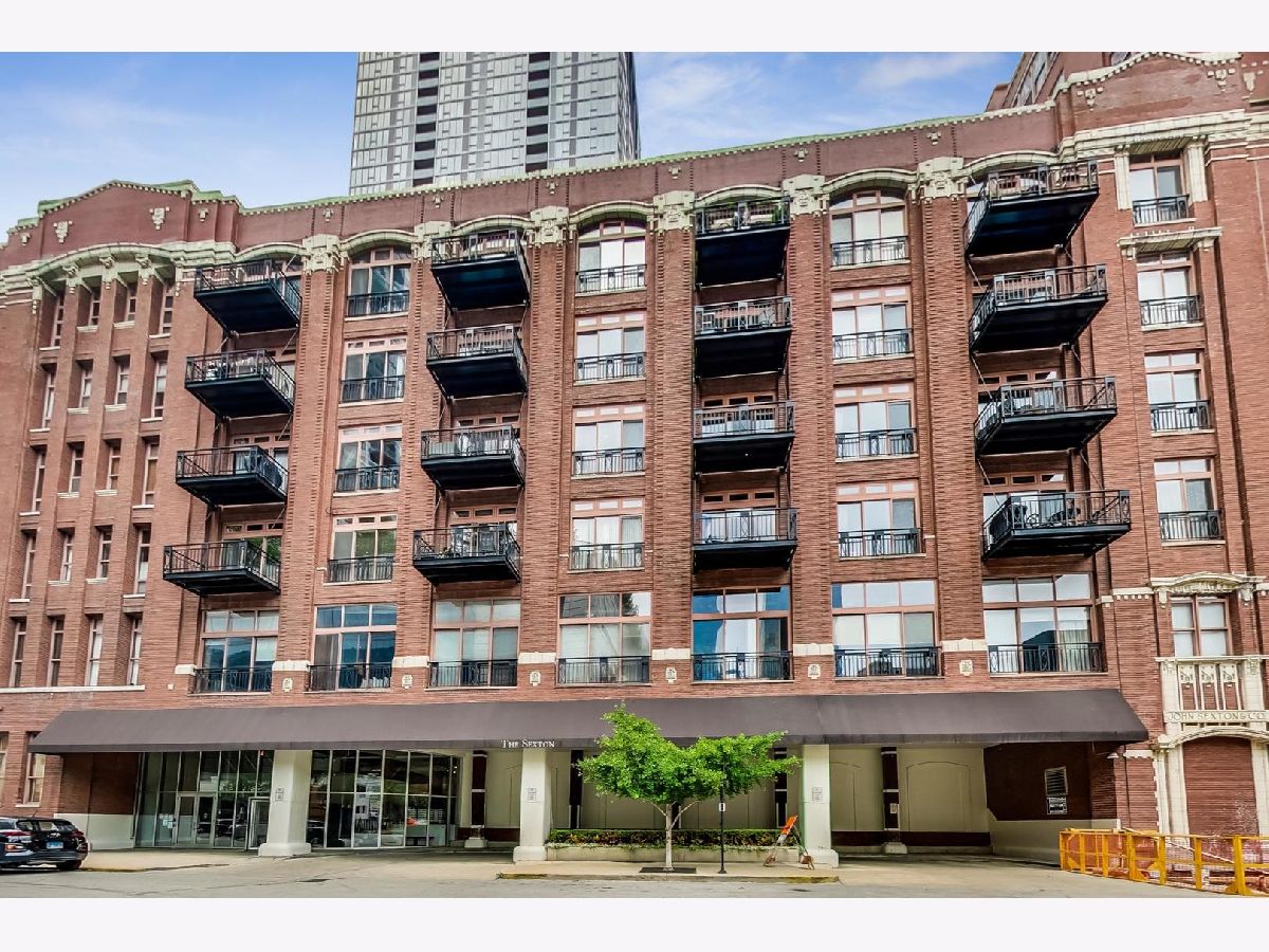 Condos & Townhomes Rented Sexton Lofts Chicago Illinois, 360 Illinois