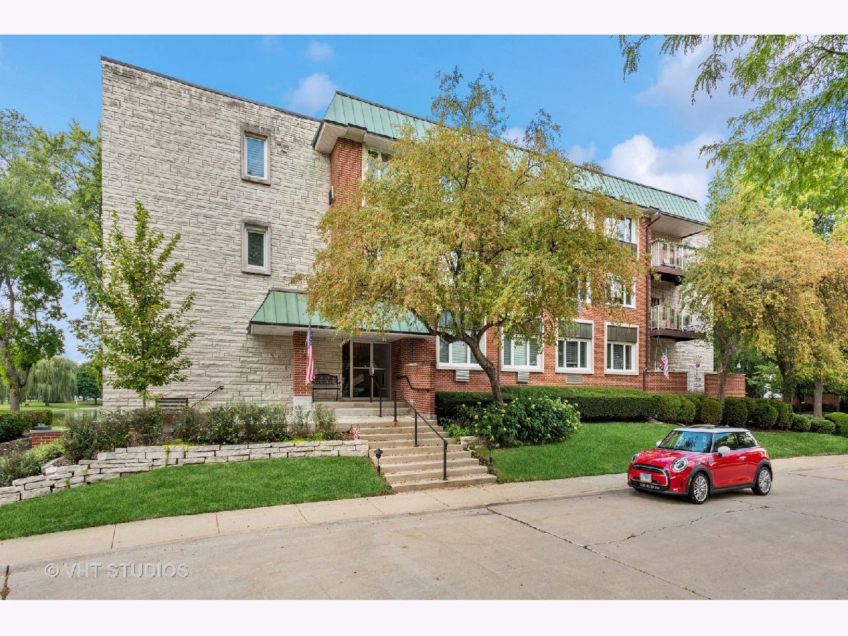 Townhomes & Condos & Homes Sold Regent Park Arlington Heights Illinois, 100 Regency