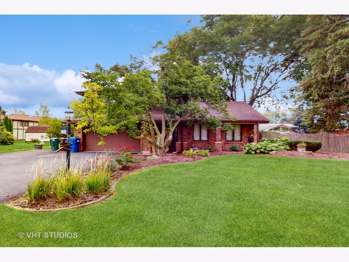 Homes Sold Cherry Hill New Lenox Illinois, 120 Essex