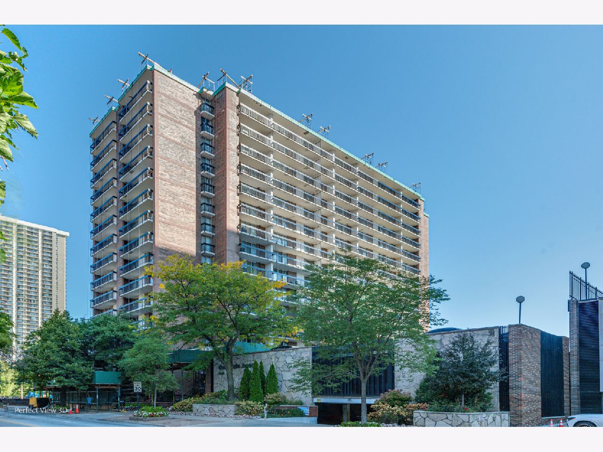 Condominiums Sold Thorndale Beach Chicago Illinois, 5901 Sheridan