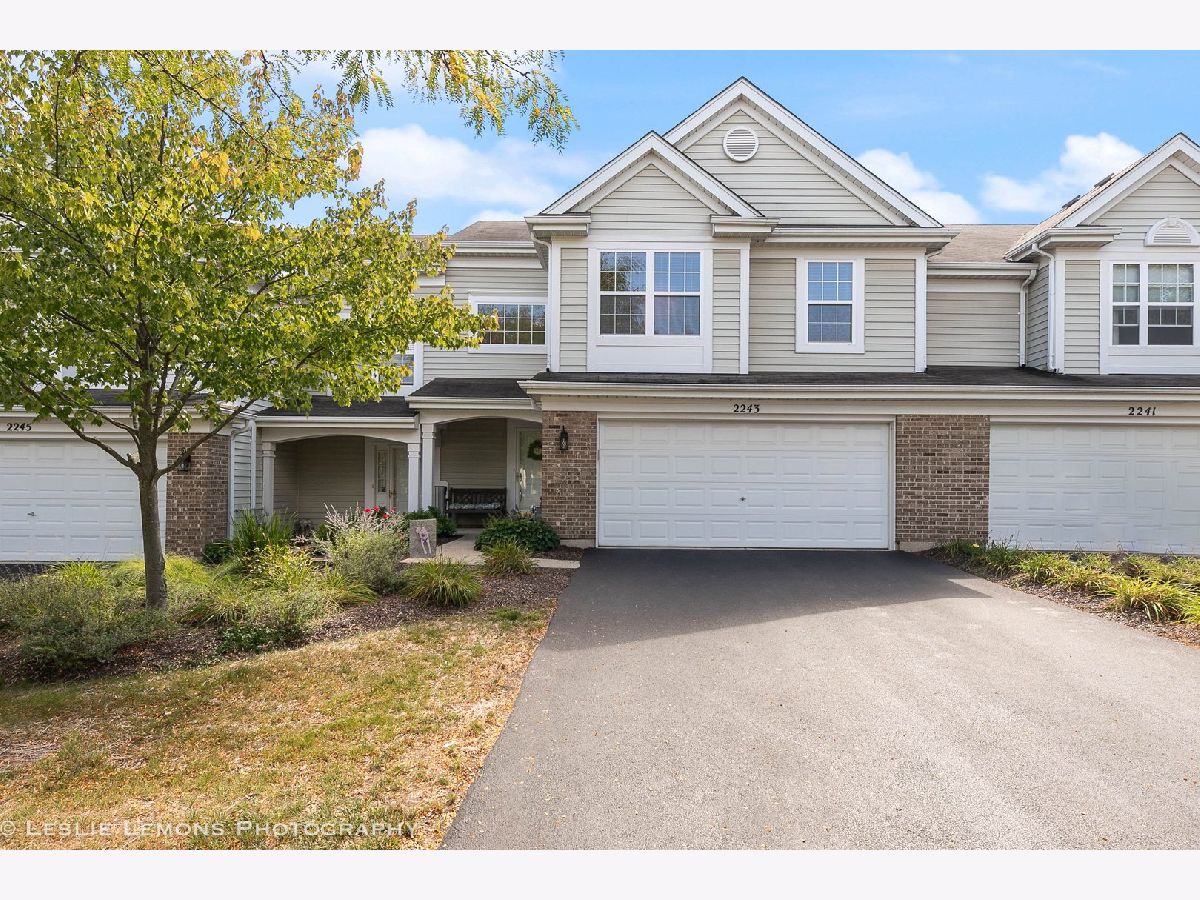 Townhomes & Condos & Homes Sold Cambridge Countryside Aurora Illinois, 2243 Scott