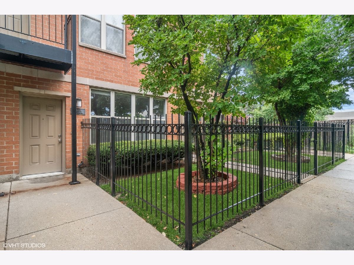 Townhomes & Condos & Homes Rented North Town Village Chicago Illinois, 712 Evergreen