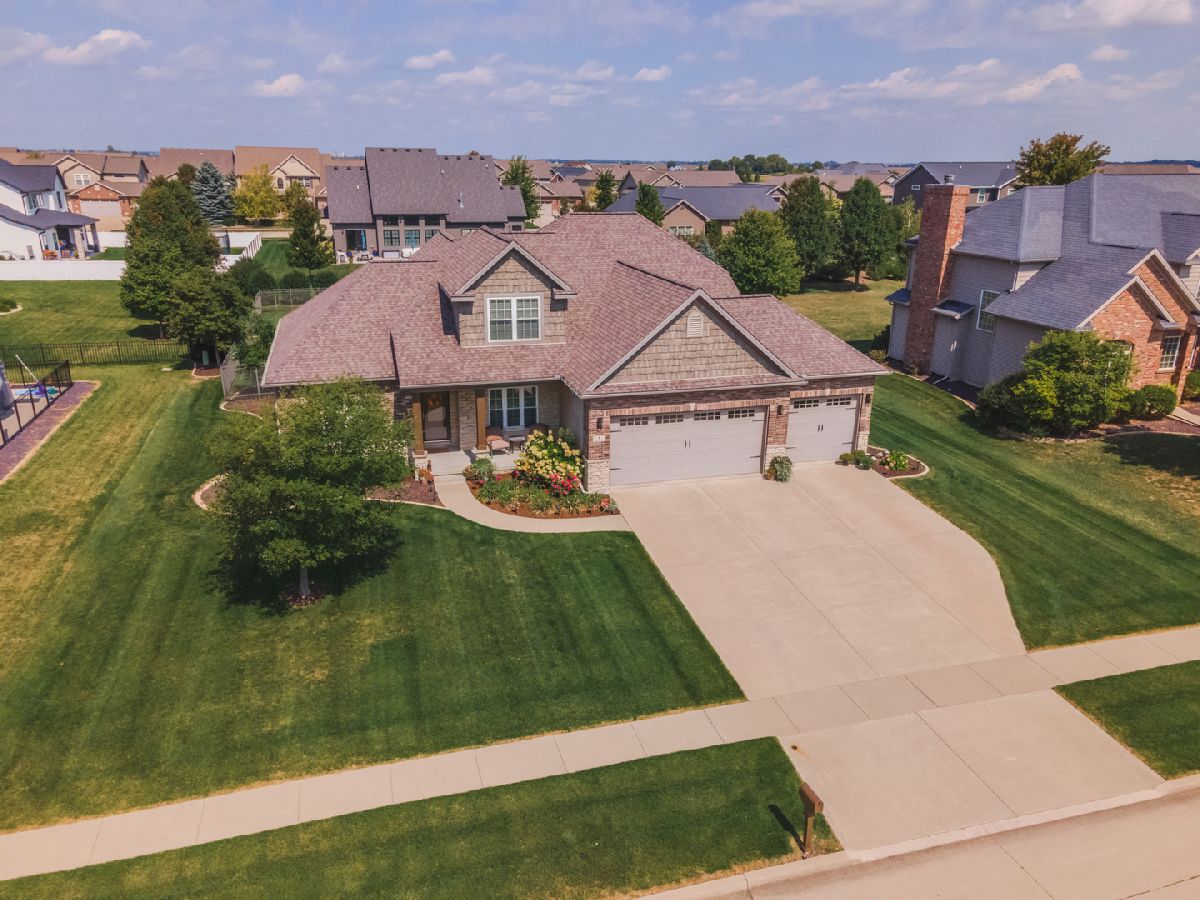 Homes & Condos & Townhomes Sold Eagle View Estates Bloomington Illinois, 4 Ann Arbor
