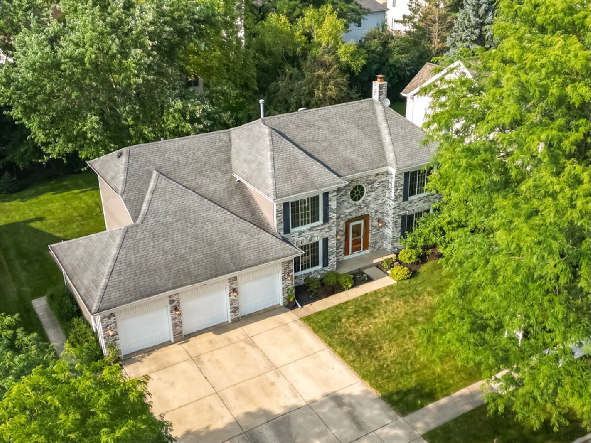 Homes Sold Glenmoor Algonquin Illinois, 2300 Periwinkle