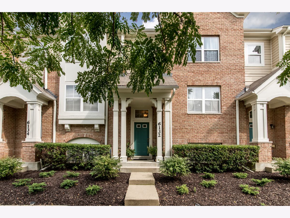 Townhomes & Condos Sold Trafalgar Square Morton Grove Illinois, 6132 Mayfair