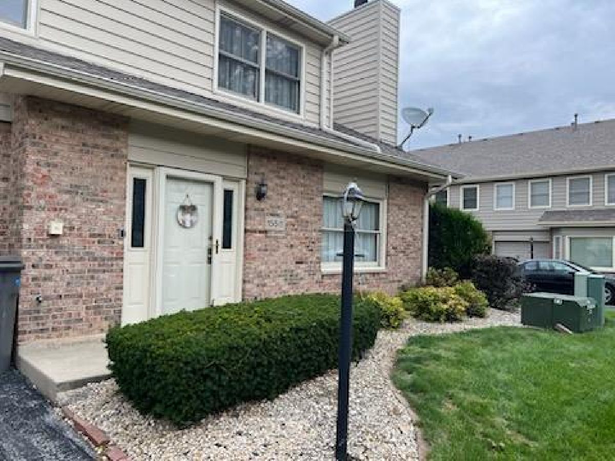 Townhomes & Homes Rented Village Square Orland Park Illinois, 15511 Westminster