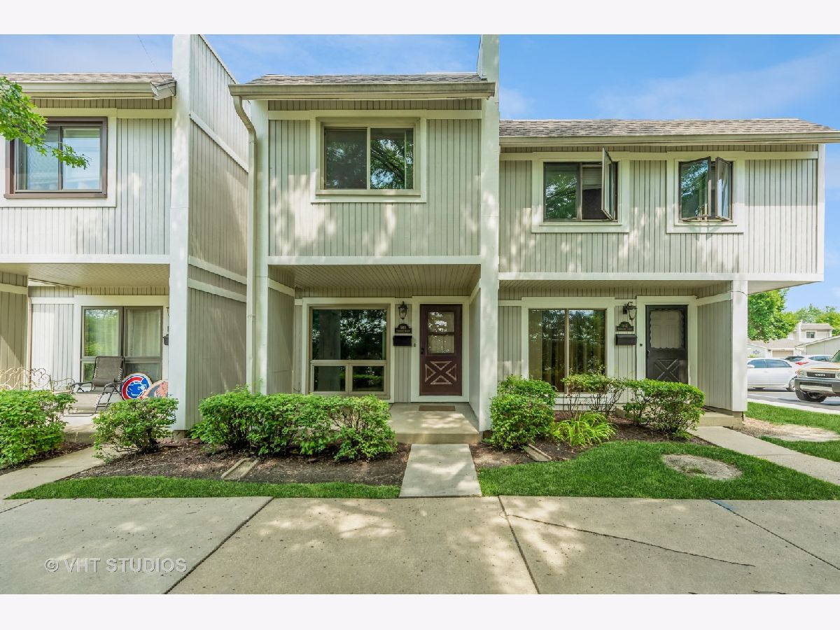 Townhomes Sold Quail Creek Grayslake Illinois, 543 Pheasant