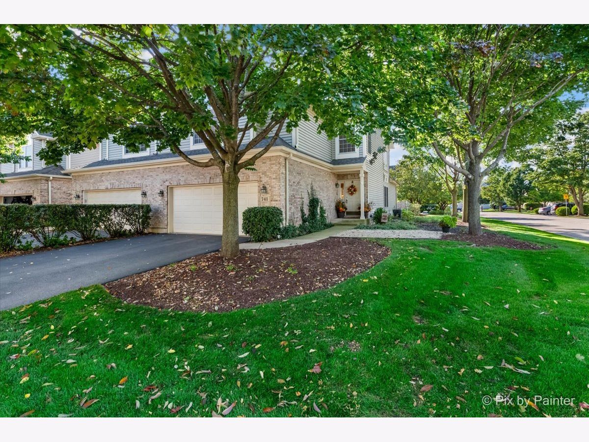 Townhomes Sold Boulder Ridge West Villa Lake In The Hills Illinois, 741 Juniper