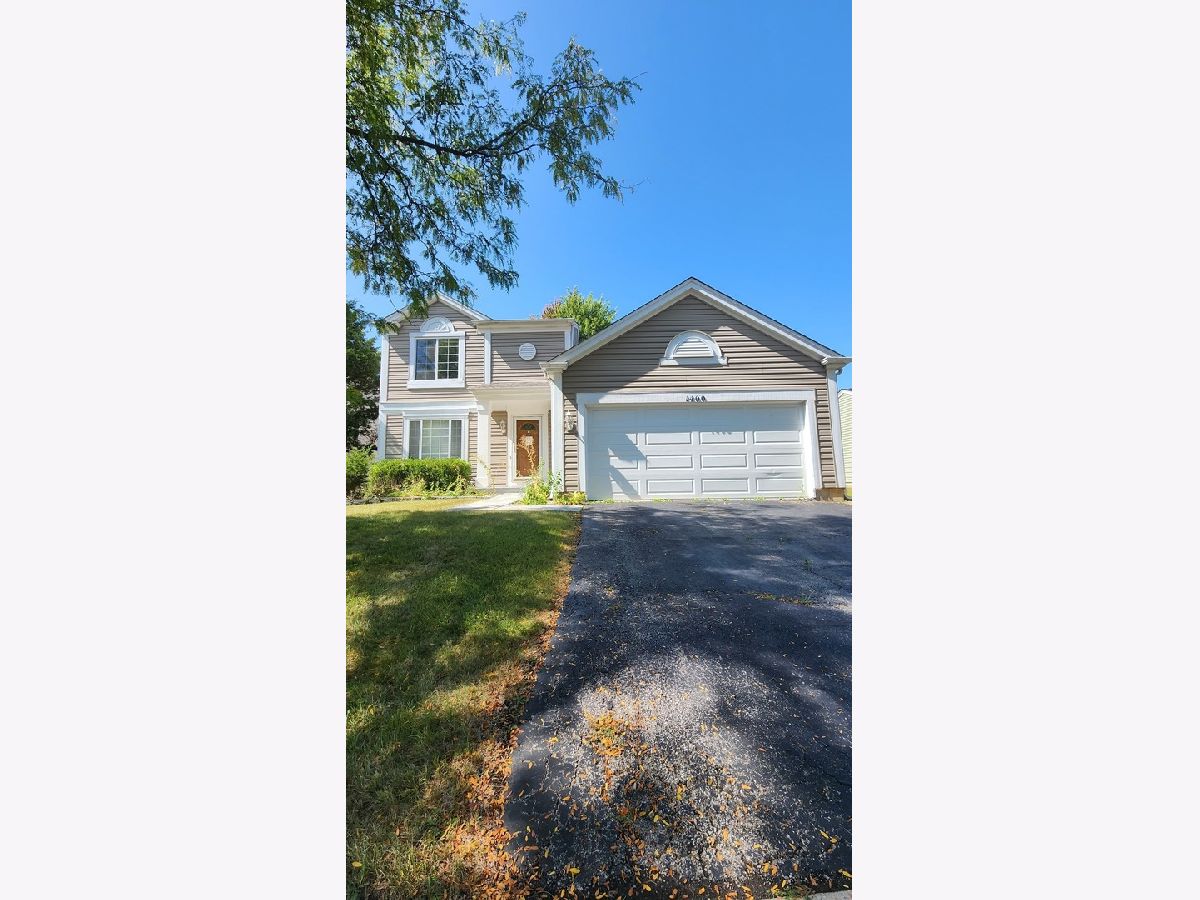 Homes Sold Golden Oaks Aurora Illinois, 1400 Bent Oak