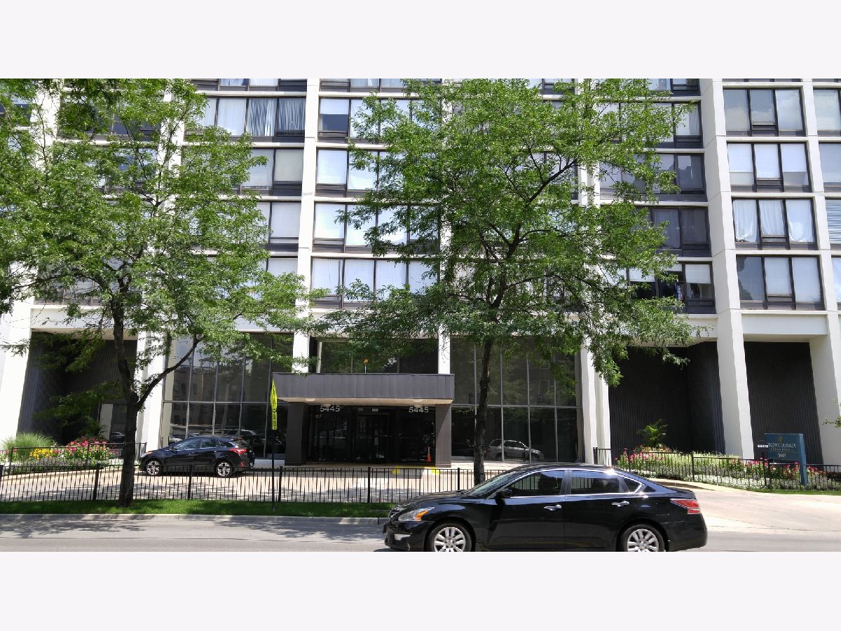 Condominiums & Homes Rented Edgewater Beach Chicago Illinois, 5445 Sheridan