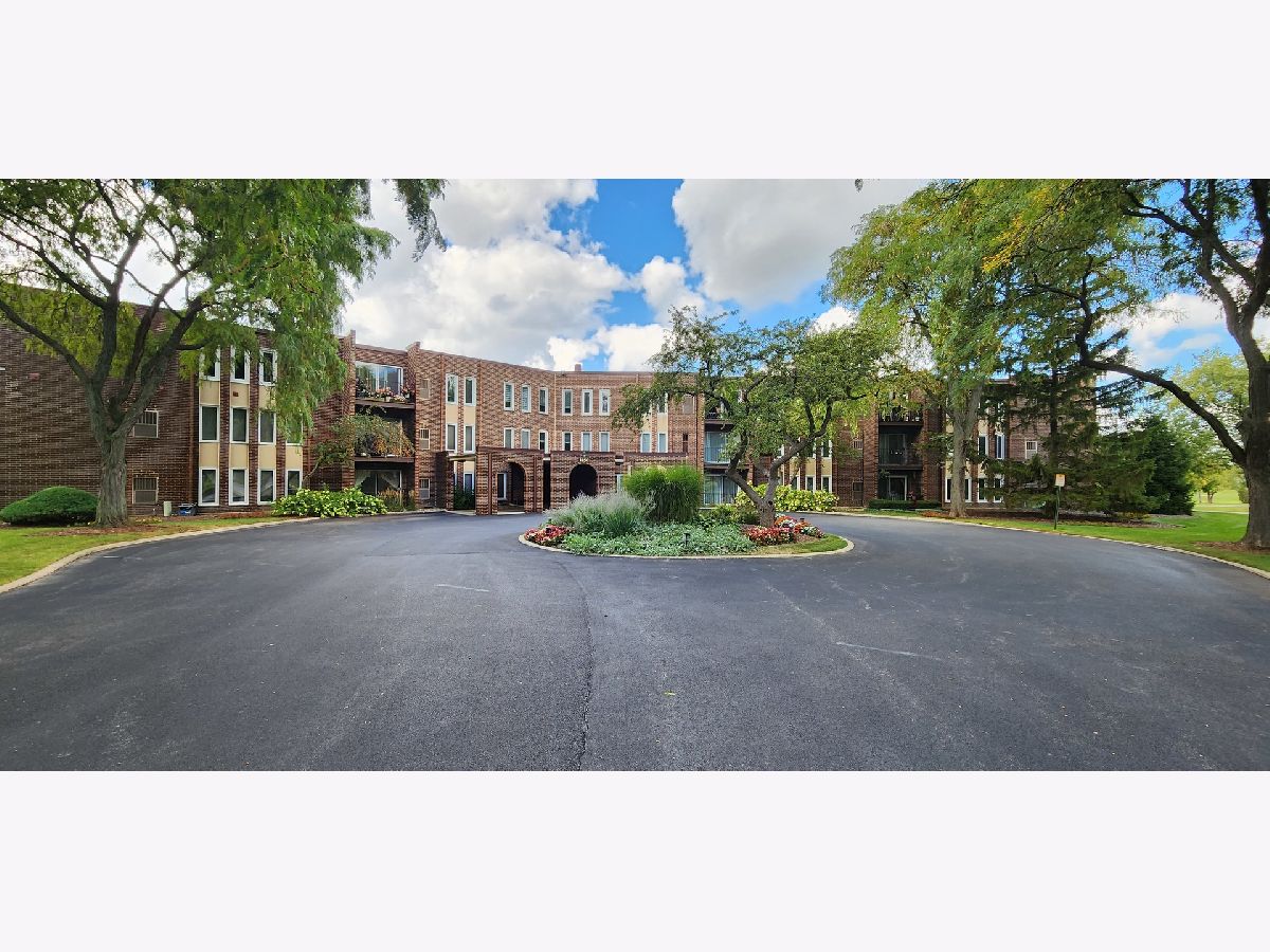 Condominiums Rented Sandpebble Walk Wheeling Illinois, 1450 Sandpebble