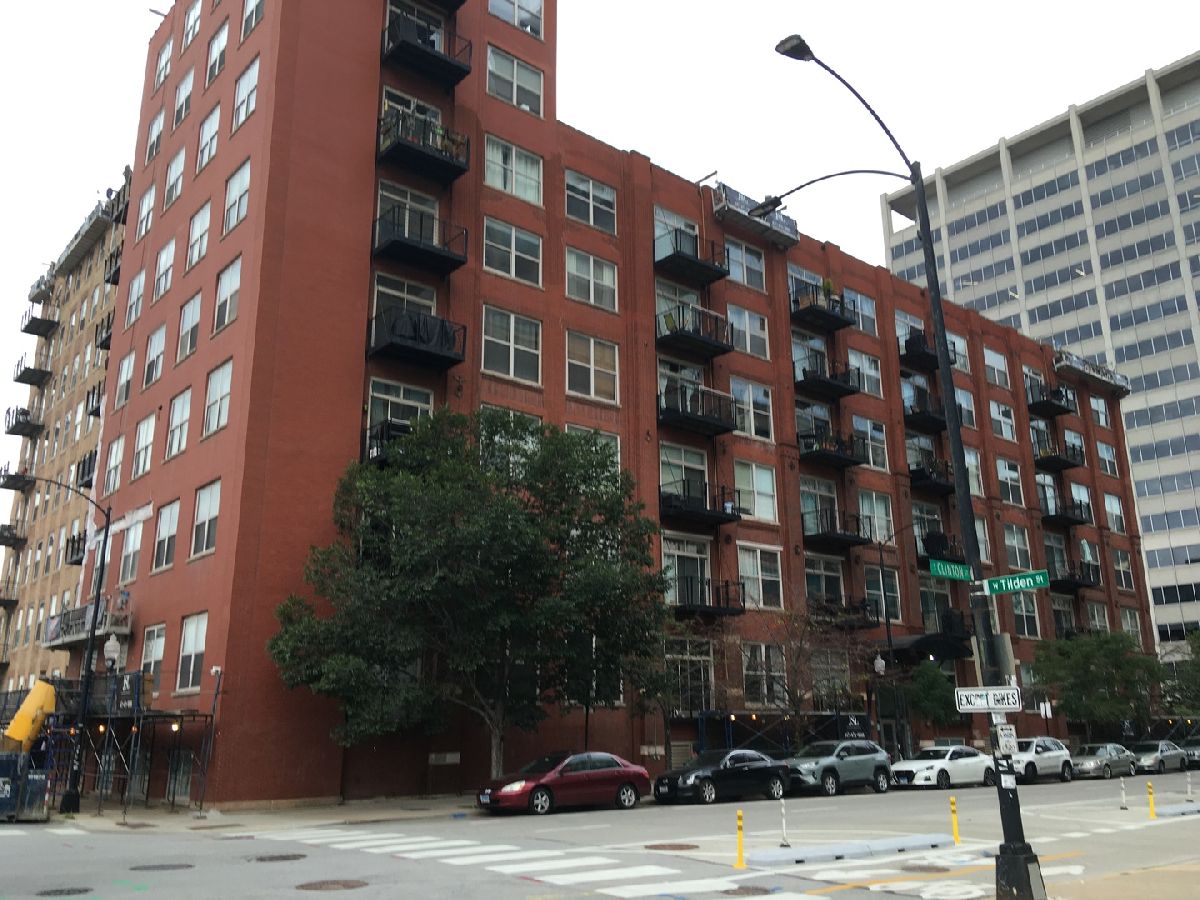 Condominiums Rented Gotham Lofts Chicago Illinois, 420 Clinton