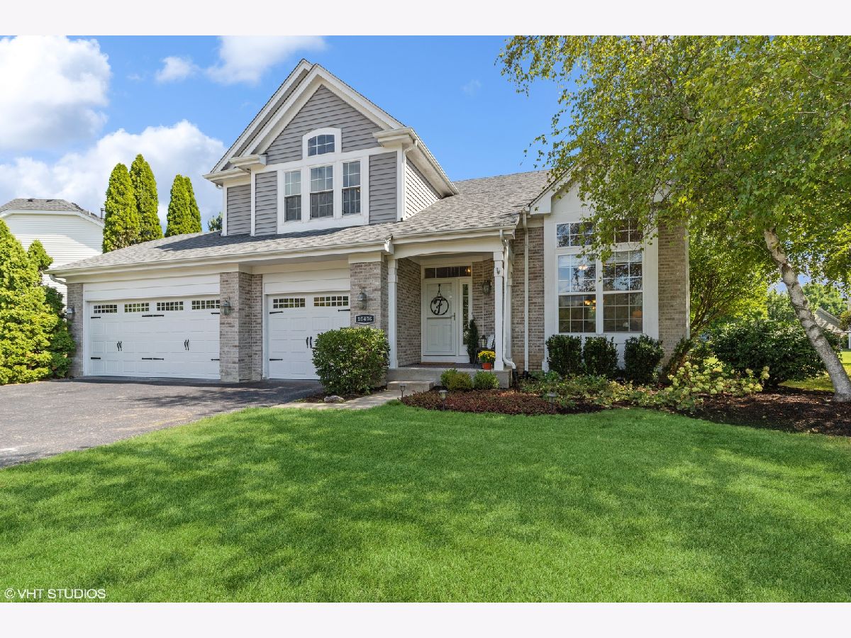 Homes & Townhomes Sold Oakwood Grayslake Illinois, 18496 Meander