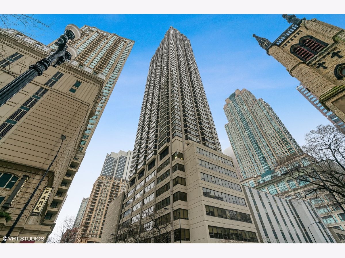 Condominiums Sold 30 E Huron Chicago Illinois, 30 Huron