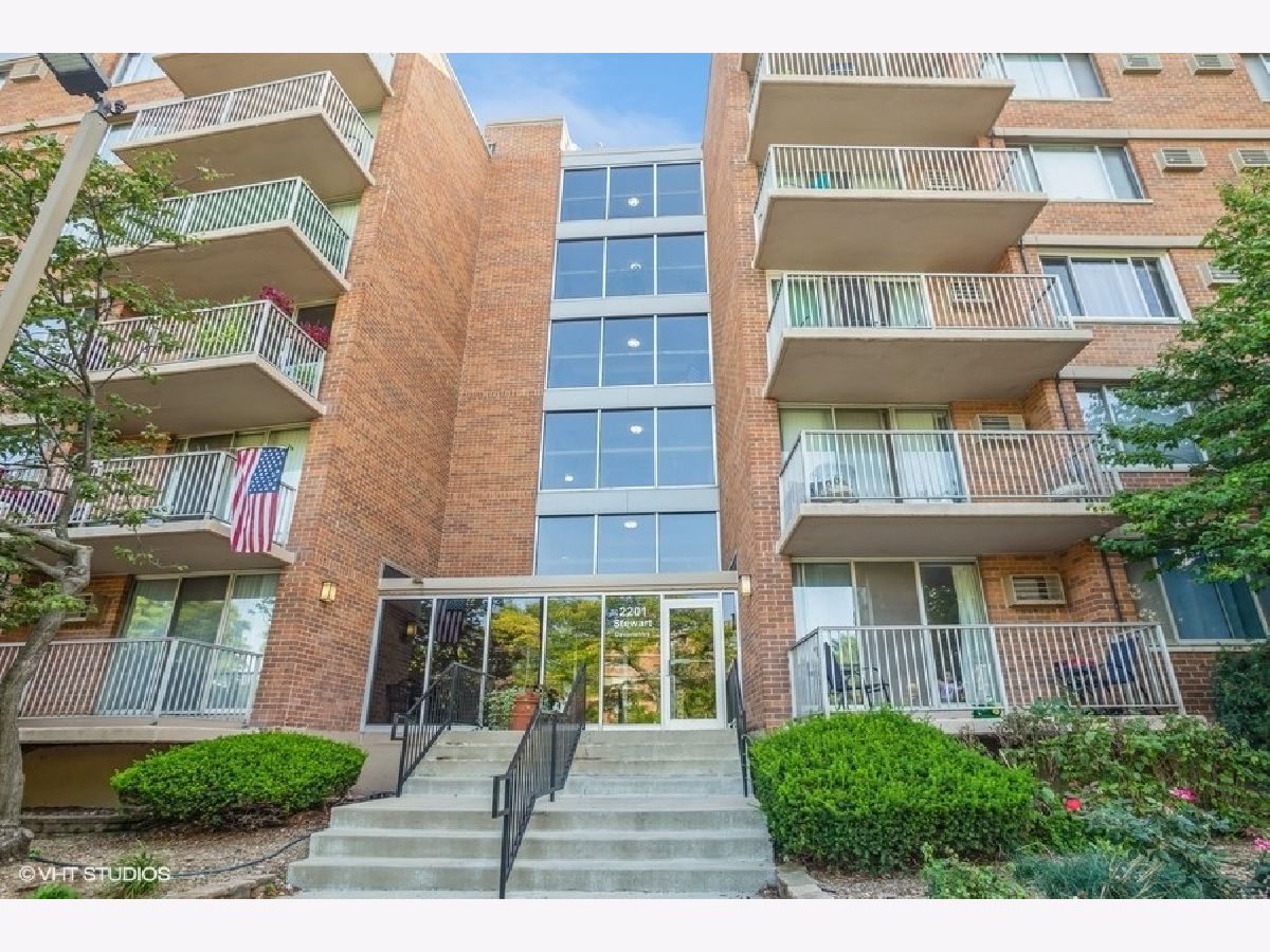 Condominiums Sold Yorktown Green Lombard Illinois, 2201 Stewart