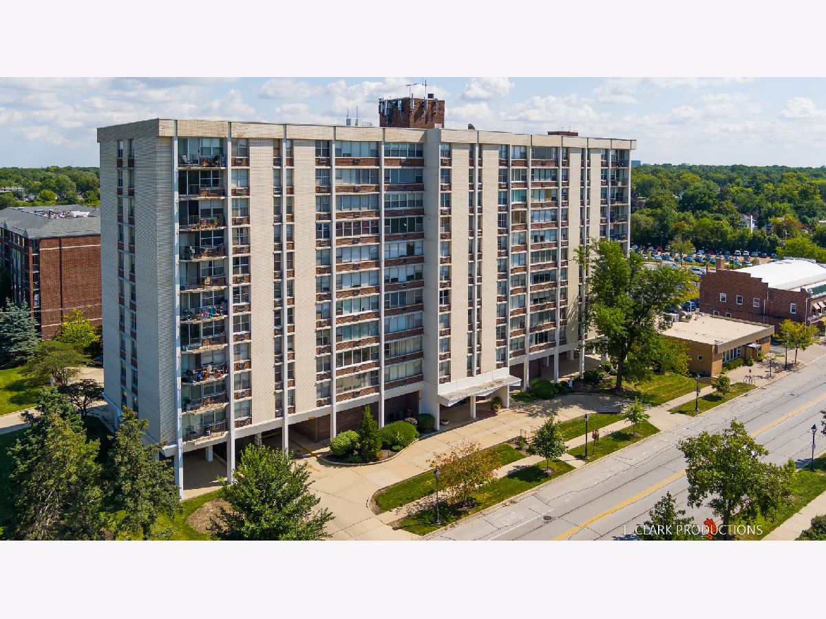 Condominiums Sold Lombard Tower Lombard Illinois, 33 Main