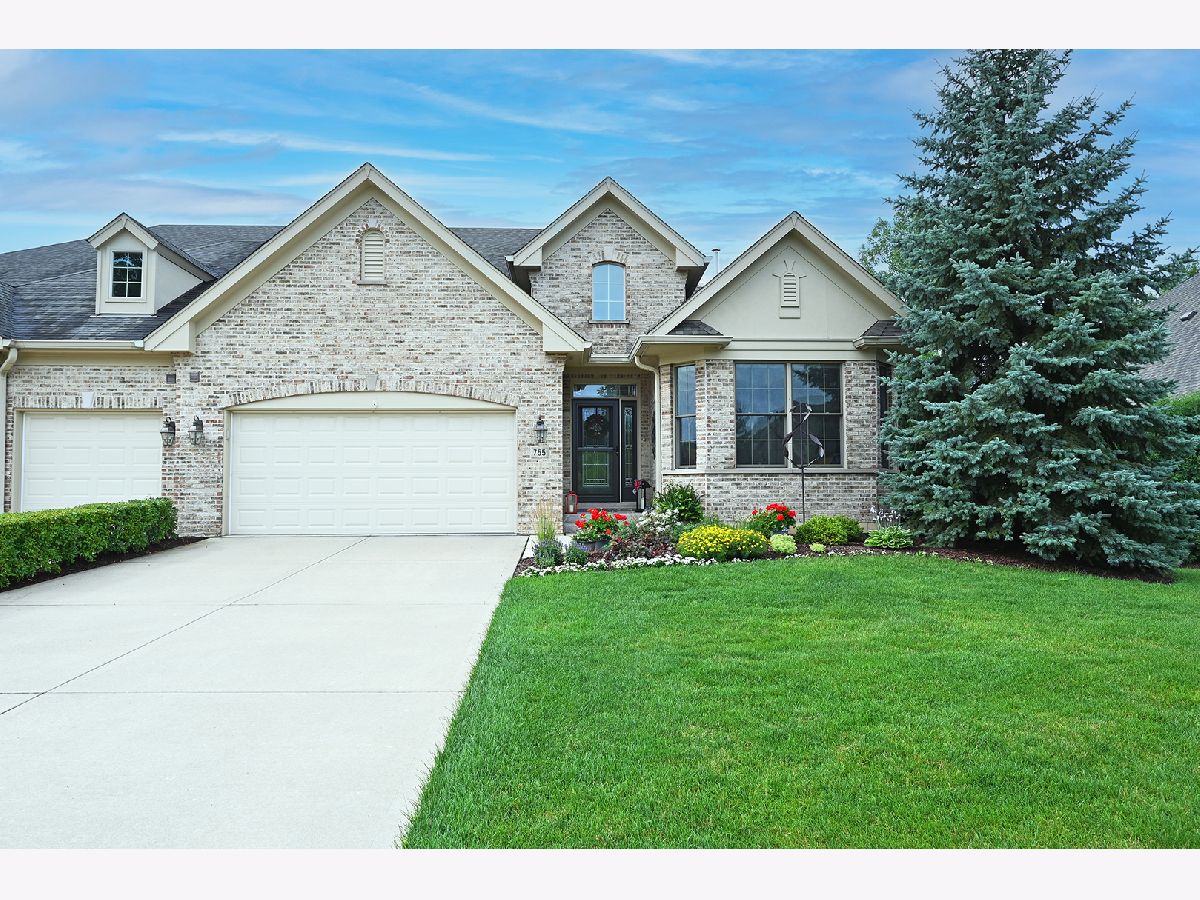 Townhomes Sold Woodglen Lemont Illinois, 755 Woodglen