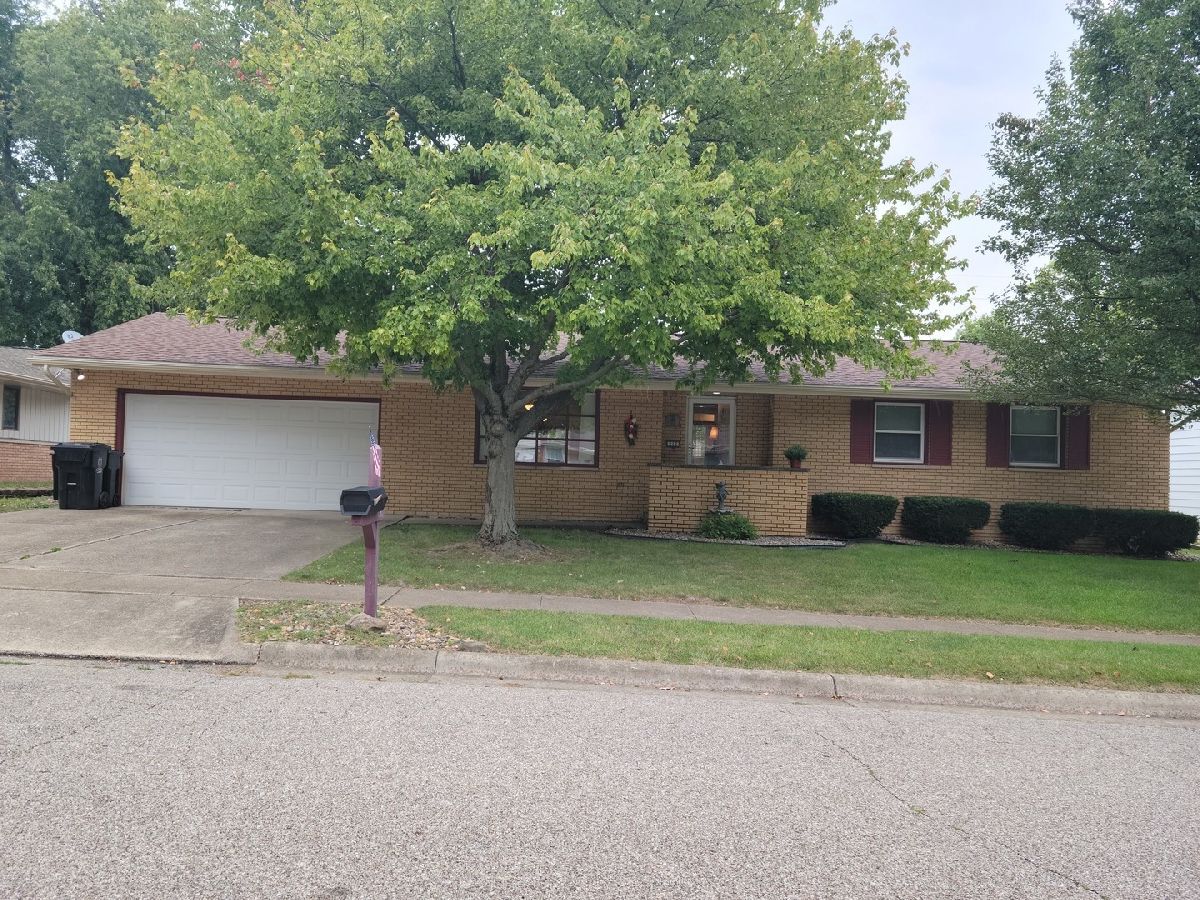 Homes & Condos & Townhomes Sold University Estates Normal Illinois, 212 Foster
