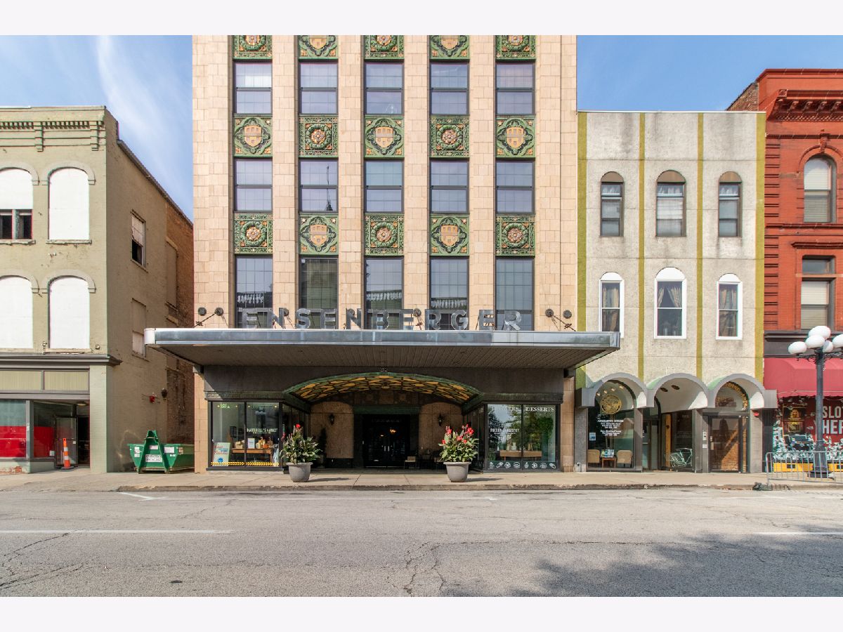 Condos & Townhomes Sold Ensenberger Condominiums Bloomington Illinois, 212 Center
