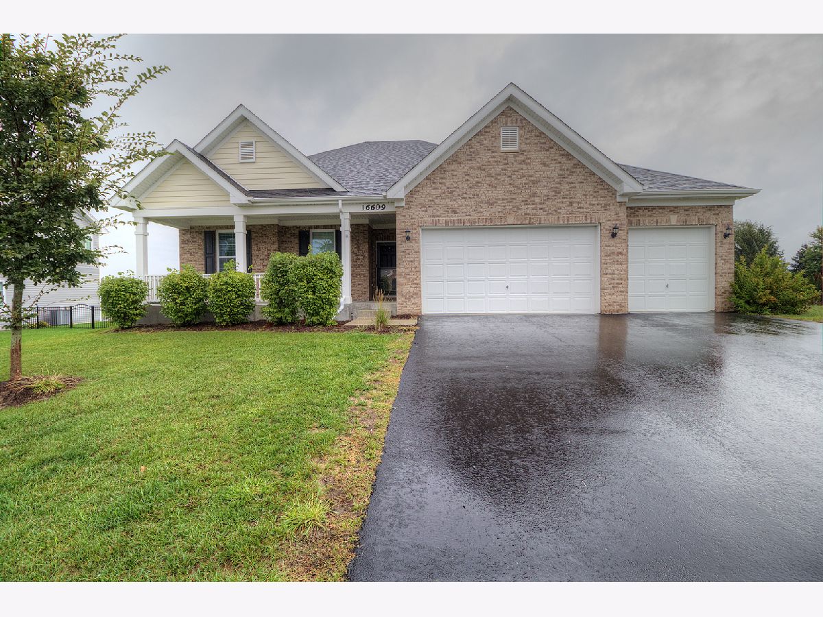 Homes Rented Springbank Plainfield Illinois, 16609 Mueller