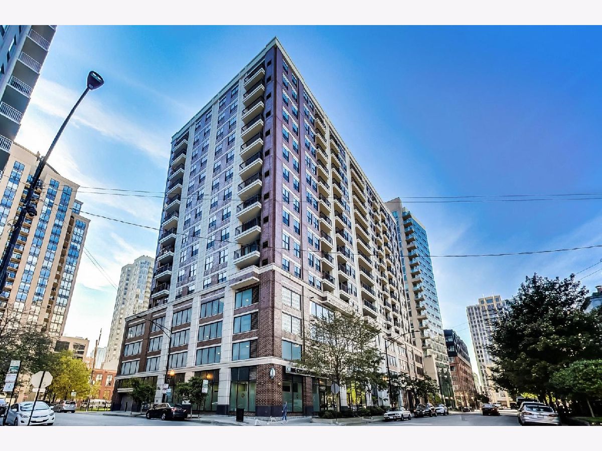 Condos & Townhomes & Homes Sold River North Chicago Illinois, 451 Huron