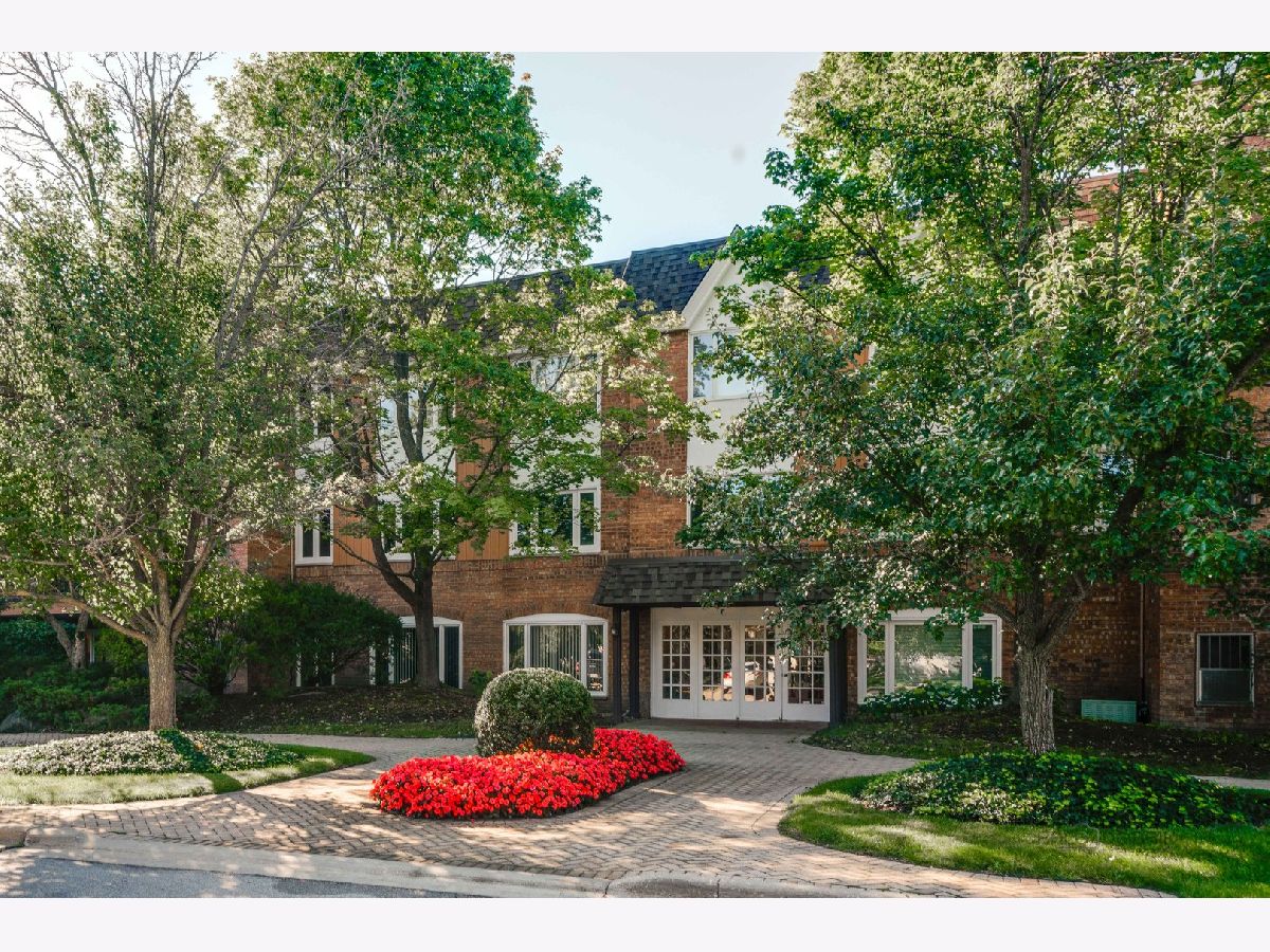 Condos & Townhomes & Homes Sold Rivershire Lincolnshire Illinois, 207 Rivershire