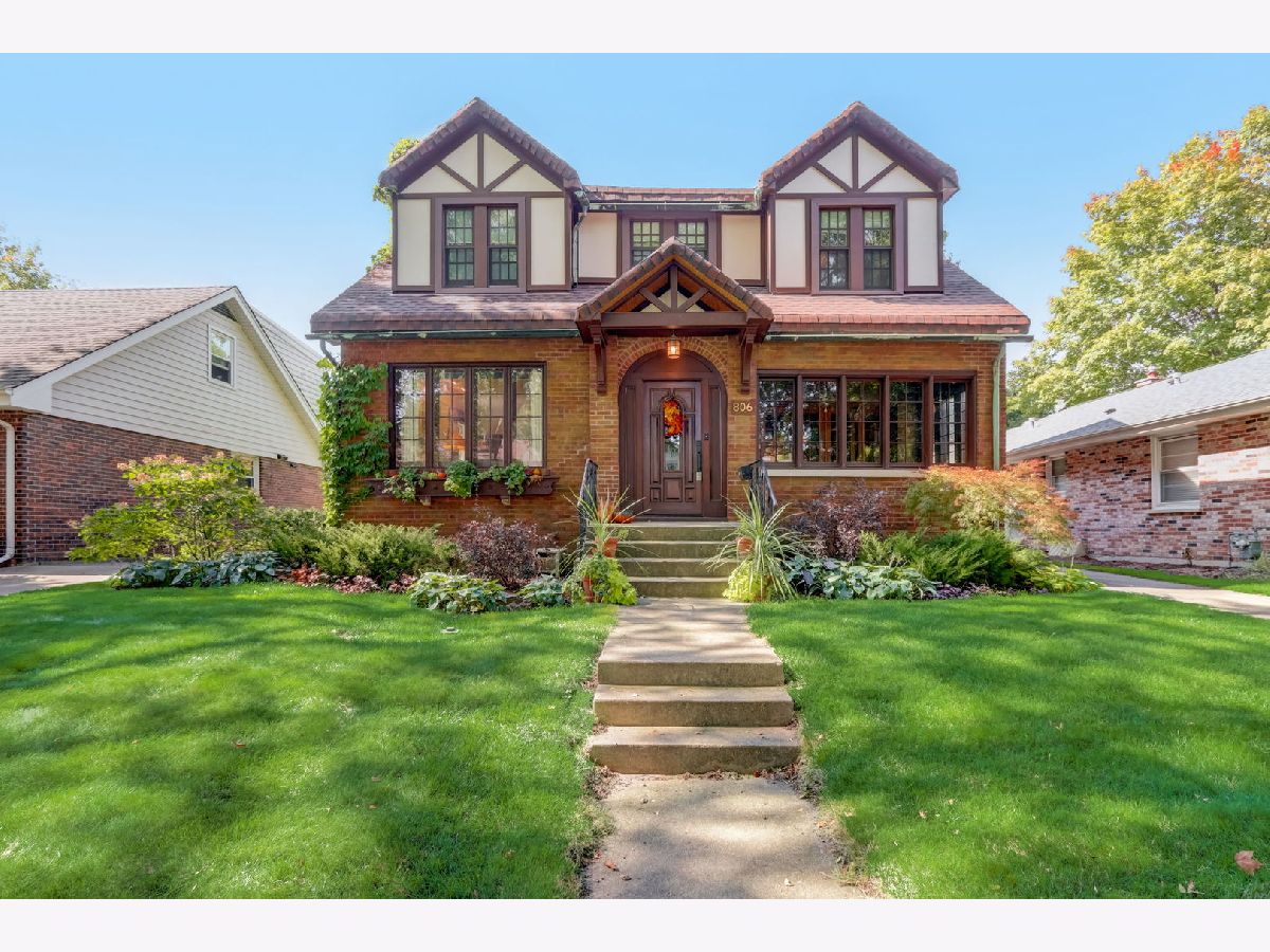 Homes Sold Fairview Arlington Heights Illinois, 806 Mitchell